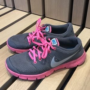 Nike Women’s Flex Experience Run Shoes Lightweight